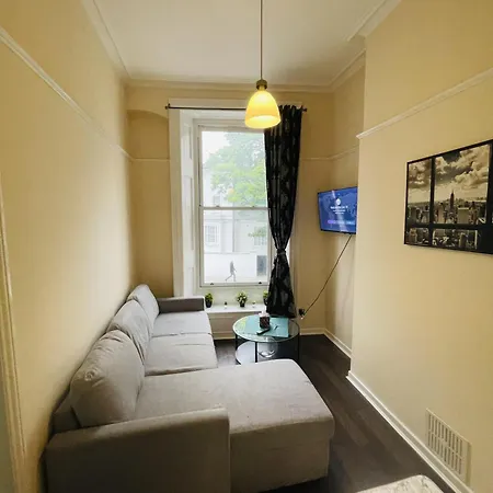 Captivating 2-Bed Apartment In London Paddington